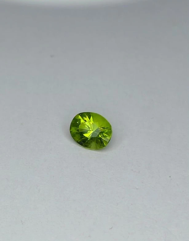 1.97ct Natural Peridot Oval Cut Faceted Loose Gemstone From Pakistan — view 1